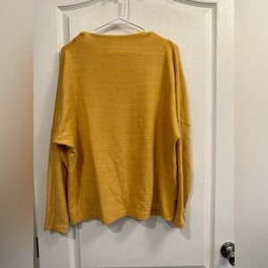 H&M sweater size medium